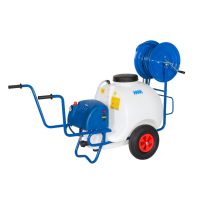 Trailed sprayer 120